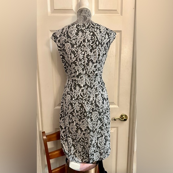 Ladies Floral Dress 6P - Picture 2 of 3